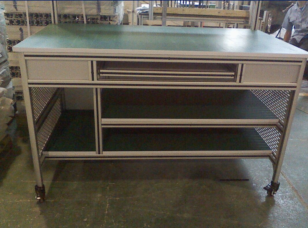 定制檢驗(yàn)臺(tái)工作臺(tái)，現(xiàn)在流行鋁材質(zhì)